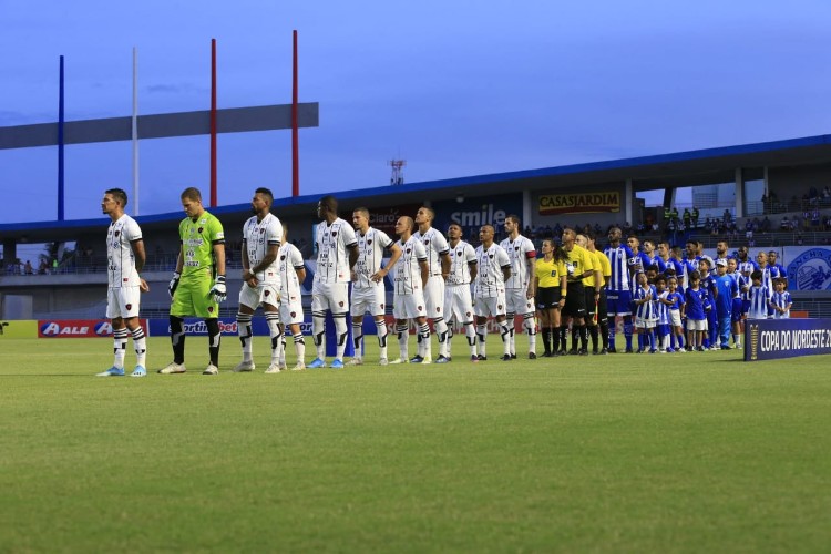 Pela Copa do Nordeste, Azulão perde para o Belo, ao apagar das luzes: 1 a 0