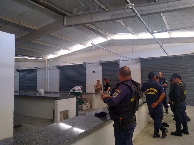 Demolição da antiga balança do peixe e realocação dos pescadores para Centro Pesqueiro