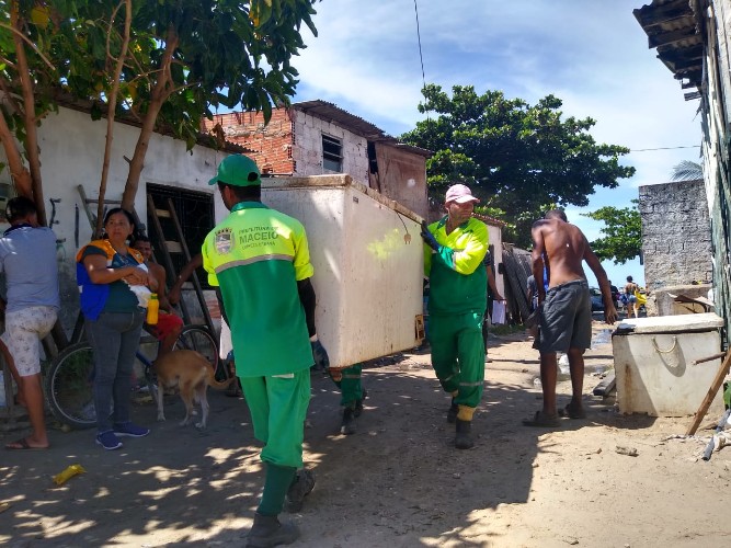 Demolição da antiga balança do peixe e realocação dos pescadores para Centro Pesqueiro