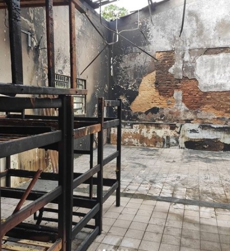 Móveis, cômodos e alimentos foram perdidos durante o incêndio