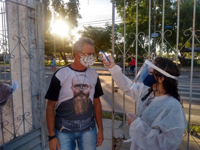 Paróquias ficaram fechadas durante toda a fase vermelha e laranja do distanciamento social
