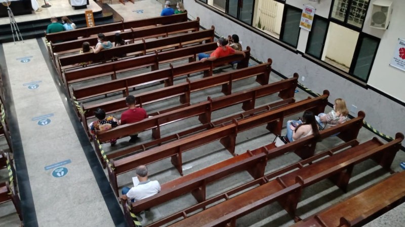 Paróquias ficaram fechadas durante toda a fase vermelha e laranja do distanciamento social