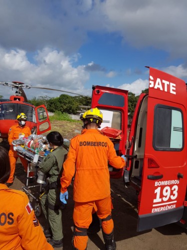 Colisão entre veículos deixou uma pessoa morta e outra ferida 