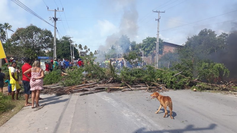 Protesto na praia de Antunes 