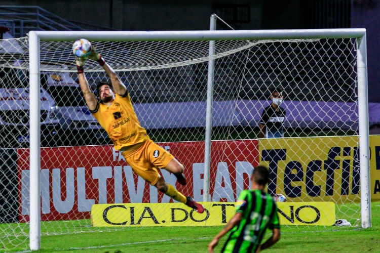 Partida disputada no Rei Pelé, abrindo a 12ª rodada da Série B