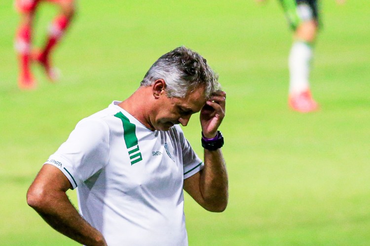 Partida disputada no Rei Pelé, abrindo a 12ª rodada da Série B