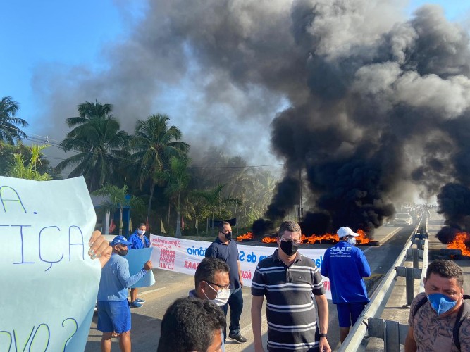 Moradores protestam contra a privatização da Casal