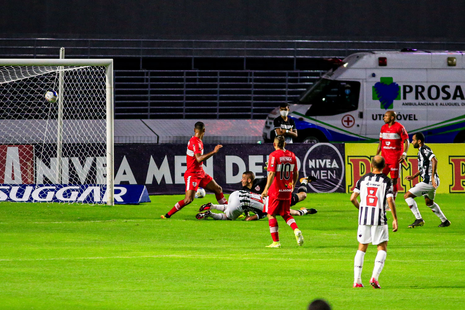 CRB vence o Botafogo-PB por 2 a 1 pela Copa do Nordeste e aumenta invencibilidade no Rei Pelé