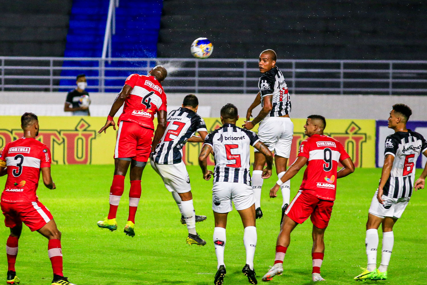 CRB vence o Botafogo-PB por 2 a 1 pela Copa do Nordeste e aumenta invencibilidade no Rei Pelé