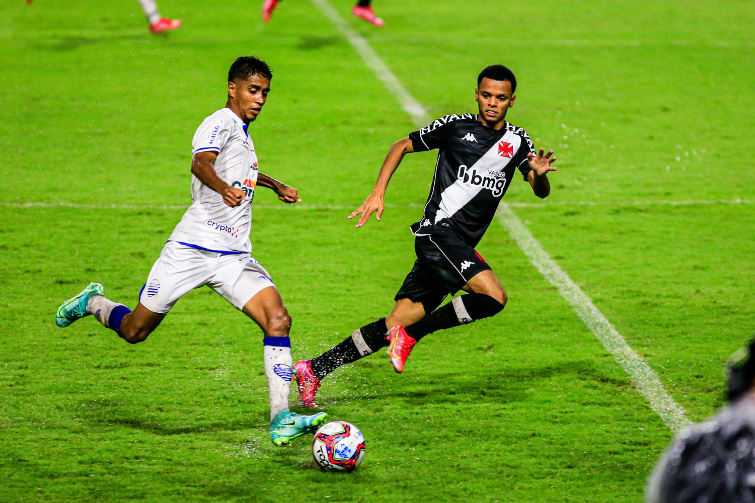 Com o empate em casa, Azulão permanece na segunda página da tabela