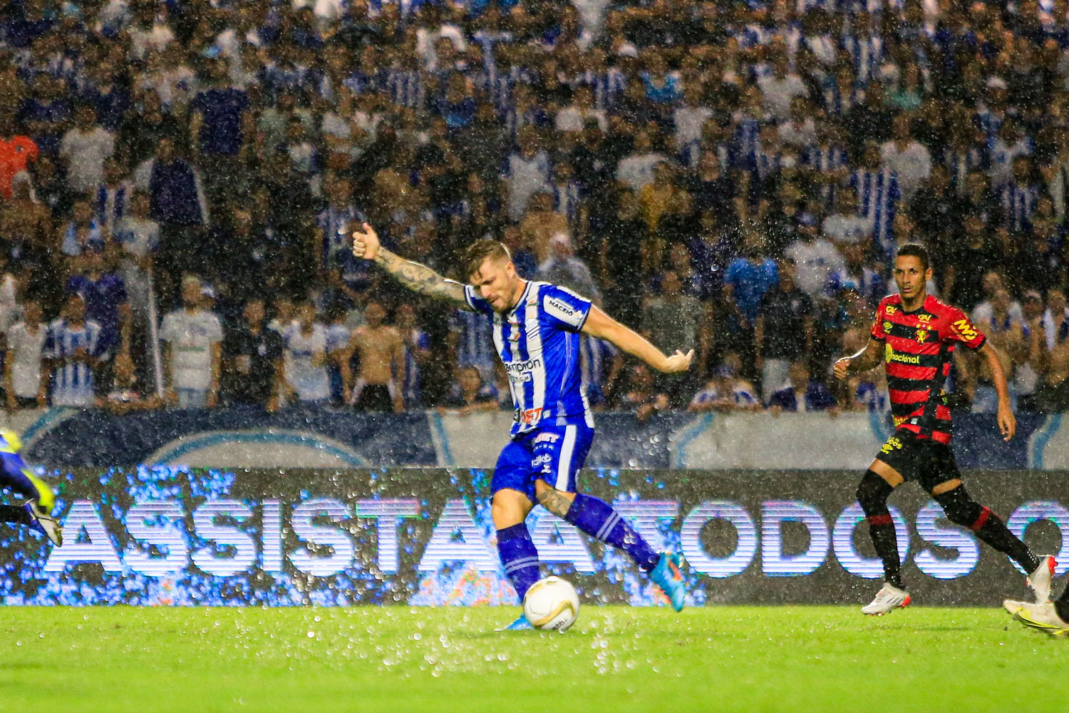 Assim como no José Gomes, o CSA foi prejudicado pelo campo encharcado contra o Sport na Copa do Nordeste