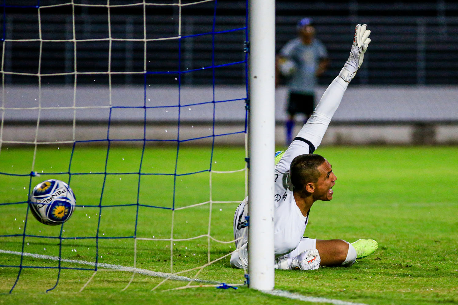Com arbitragem confusa, CSA perde para o Sport no adeus ao Nordestão