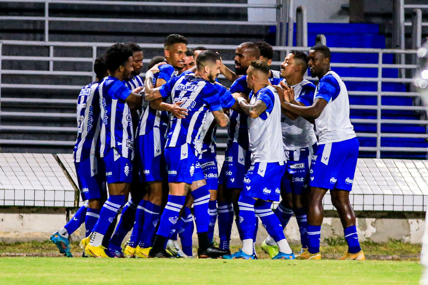 Com arbitragem confusa, CSA perde para o Sport no adeus ao Nordestão