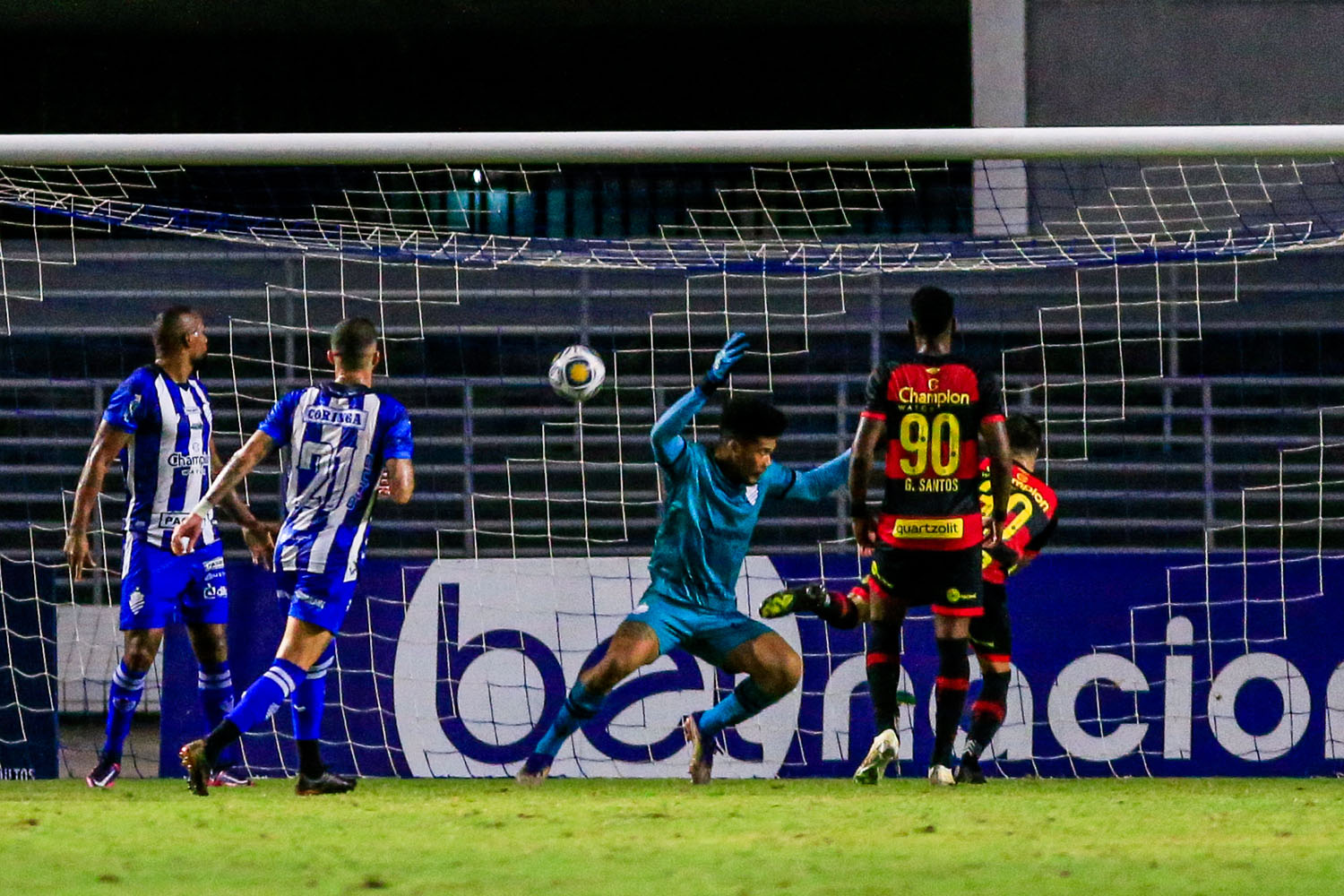 Sport colocou uma pressão imensa contra o gol azulino