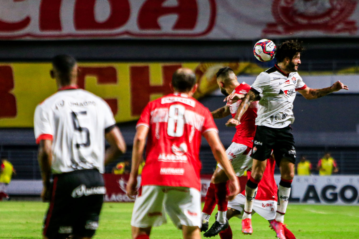 Rebaixado em 2021, Vitória está de volta a Série B do Campeonato Brasileiro