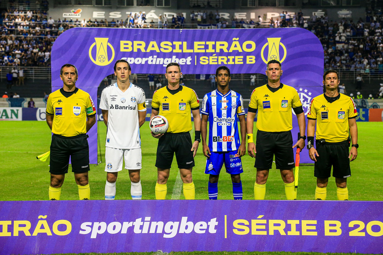 Em jogo cheio de chances, CSA cede empate ao Grêmio, mas dorme fora do Z4: 1 a 1