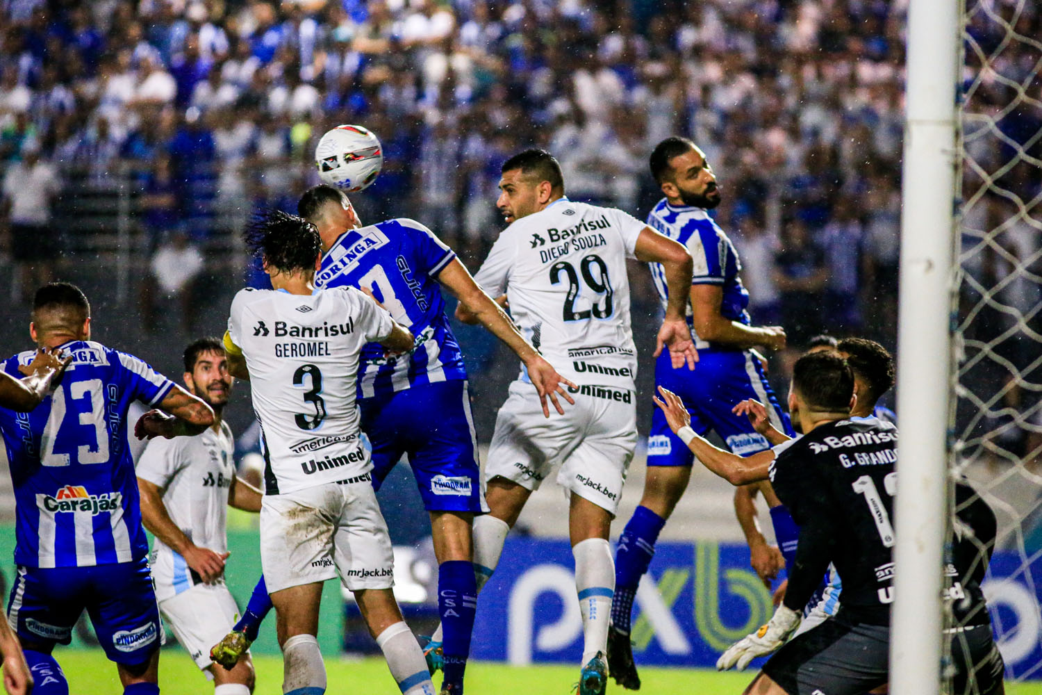 CSA teve as melhores chances do primeiro tempo, mas não aumentou a vantagem
