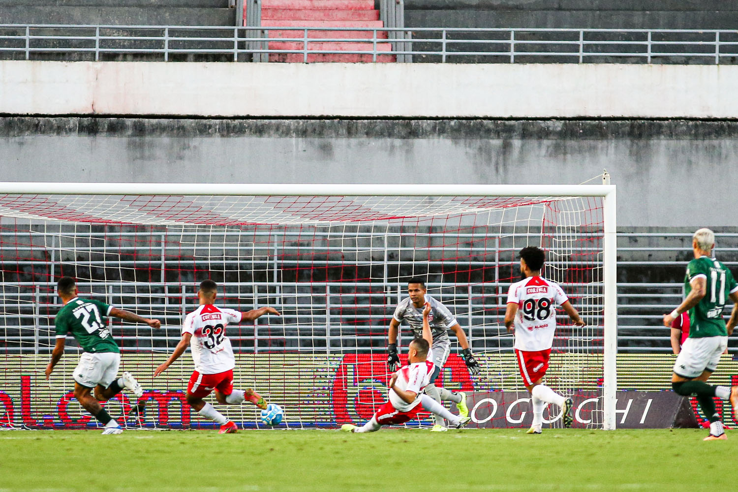 Com gol de Lucas Lima, CRB bate Guarani e sobe uma posição na tabela