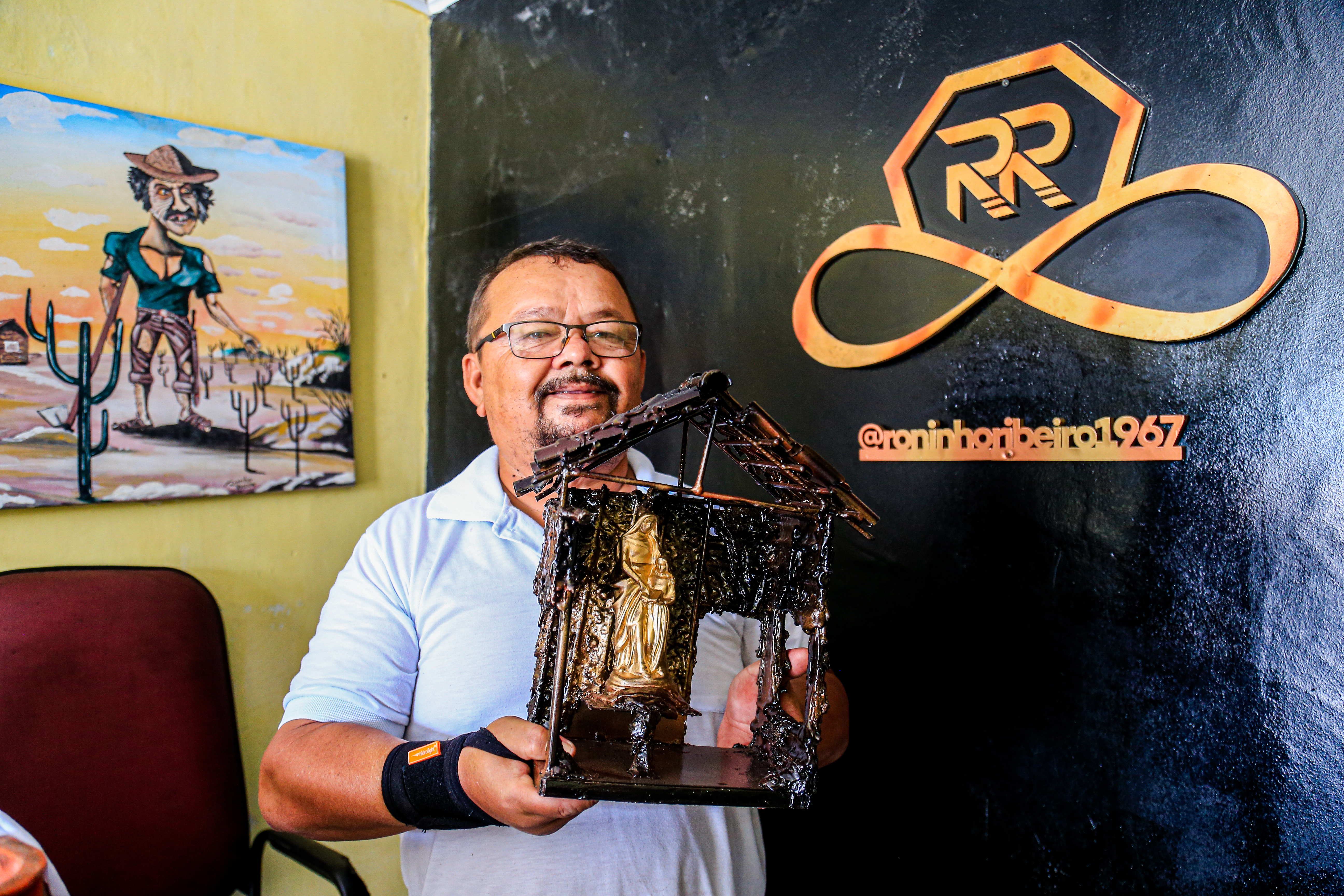 Artista autodidata transforma ferro velho em obras de arte no Sertão de Alagoas