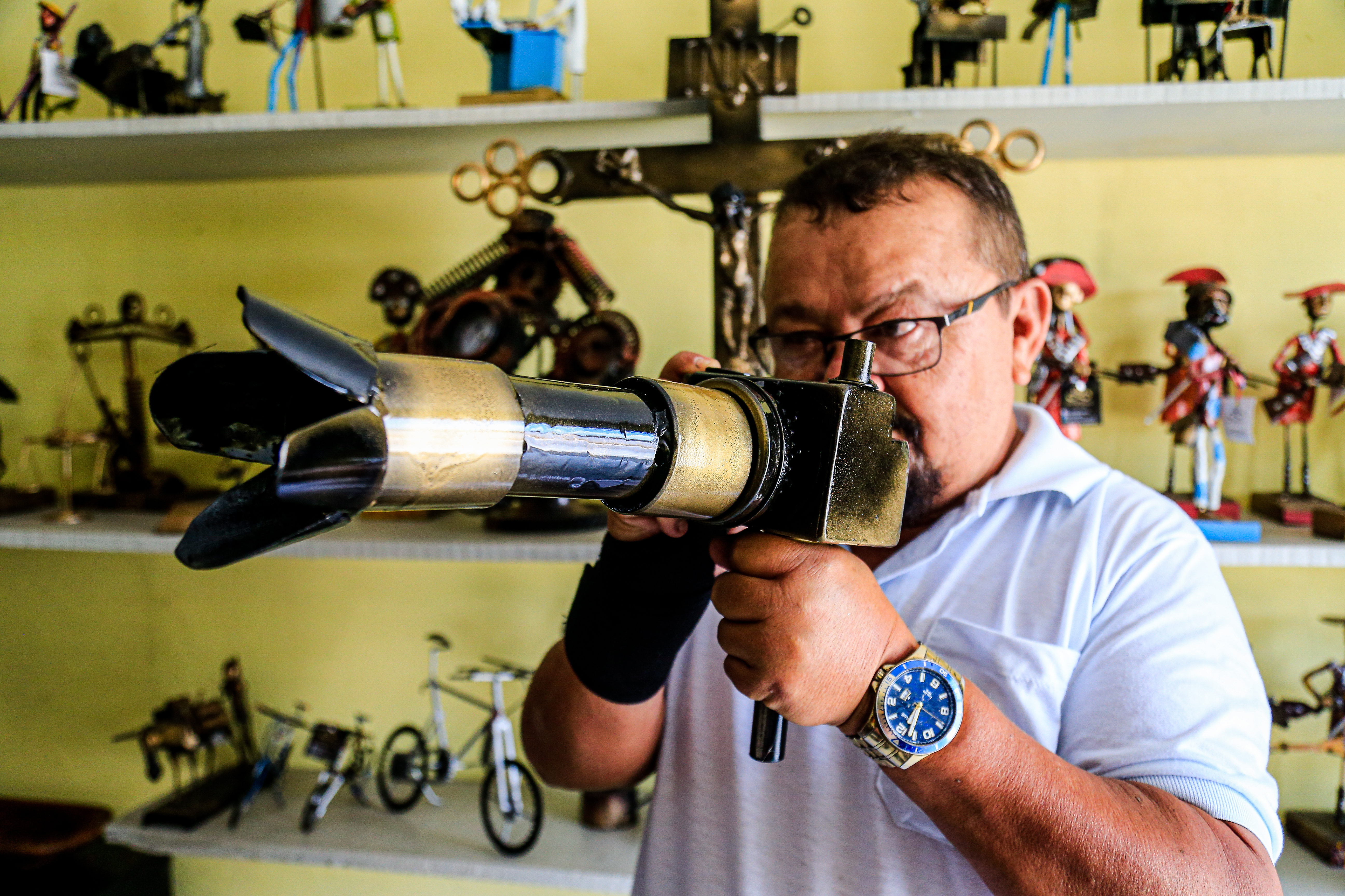 Artista autodidata transforma ferro velho em obras de arte no Sertão de Alagoas