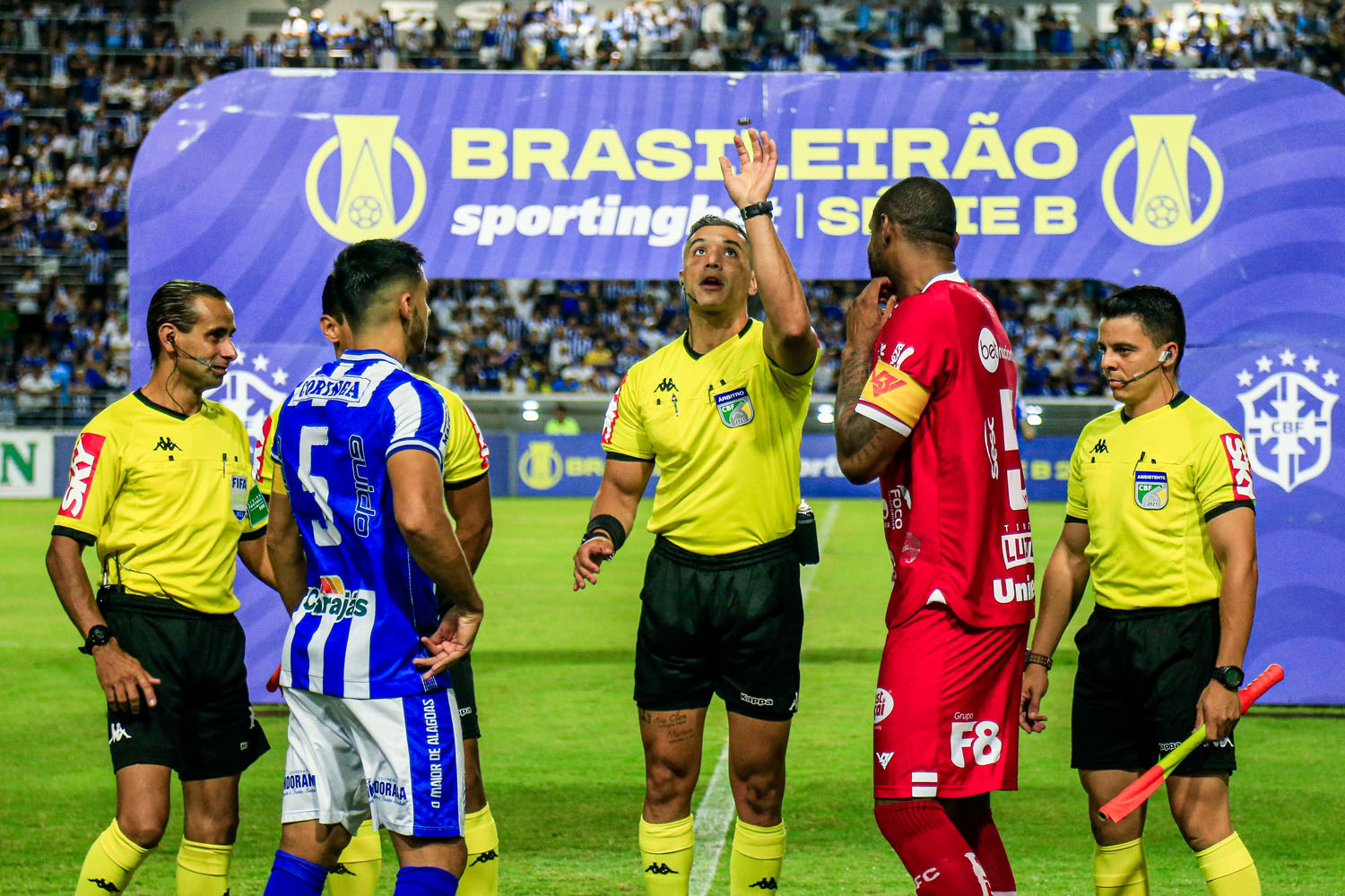Com casa cheia, CSA vence Vila Nova por 1 a 0 e dorme fora da zona do rebaixamento