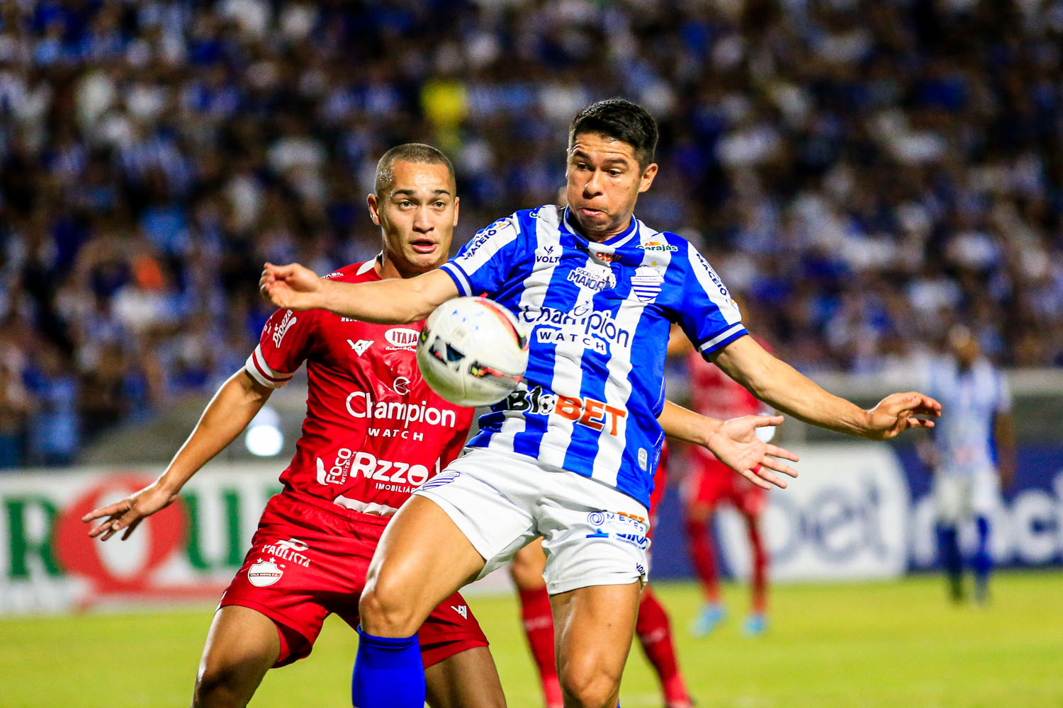 Com casa cheia, CSA vence Vila Nova por 1 a 0 e dorme fora da zona do rebaixamento
