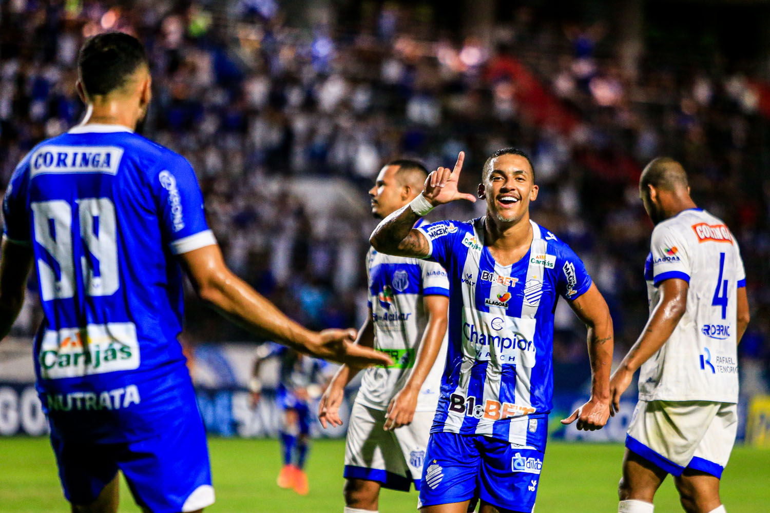Lucas Barcelos, autor do primeiro gol do CSA no jogo