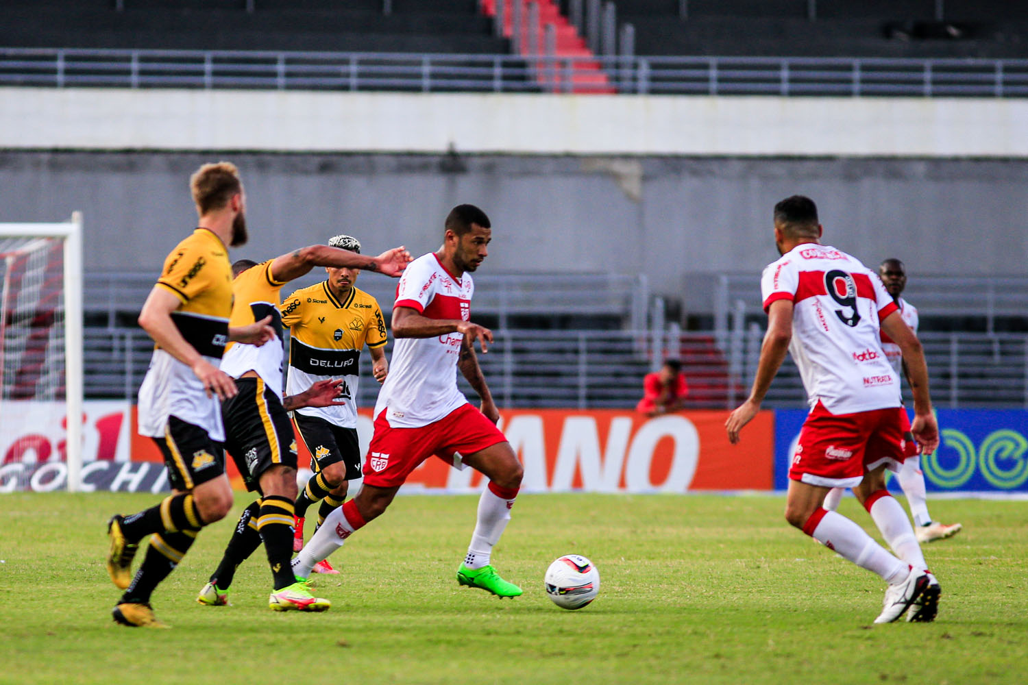 Vivendo boa fase, Fabinho pode ganhar uma vaga entre os titulares do CRB