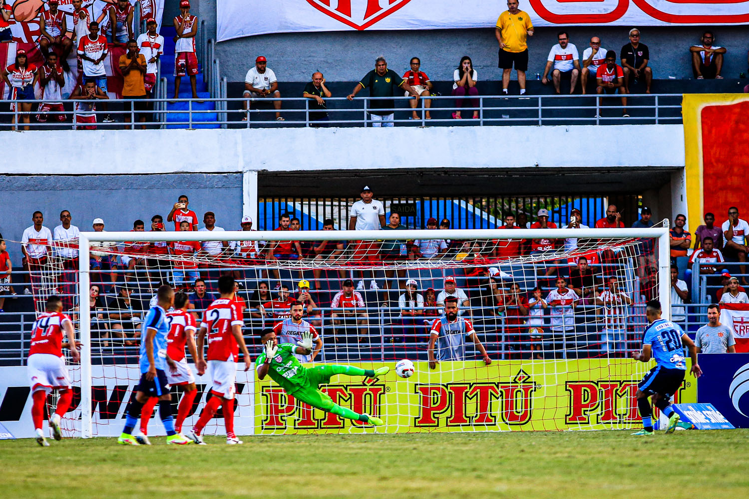 Sem dificuldades, CRB vence o CSA e segue líder no Estadual: 3 a 1
