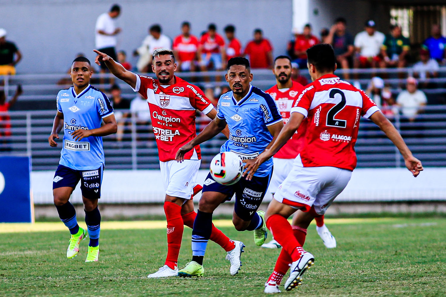 Sem dificuldades, CRB vence o CSA e segue líder no Estadual: 3 a 1