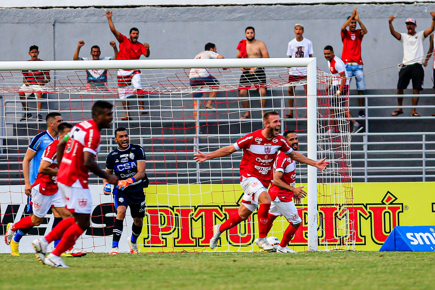 Sem dificuldades, CRB vence o CSA e segue líder no Estadual: 3 a 1