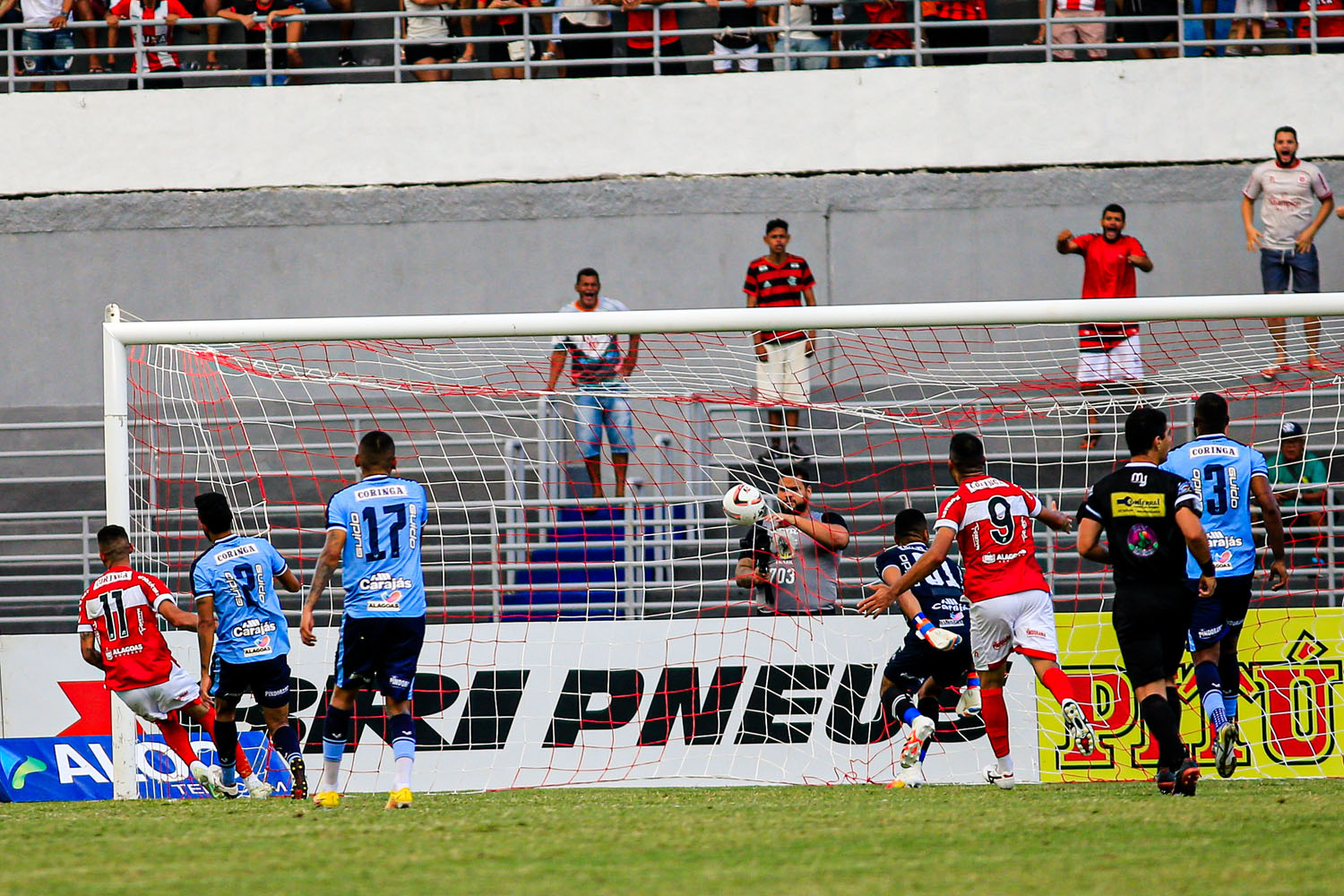 Sem dificuldades, CRB vence o CSA e segue líder no Estadual: 3 a 1