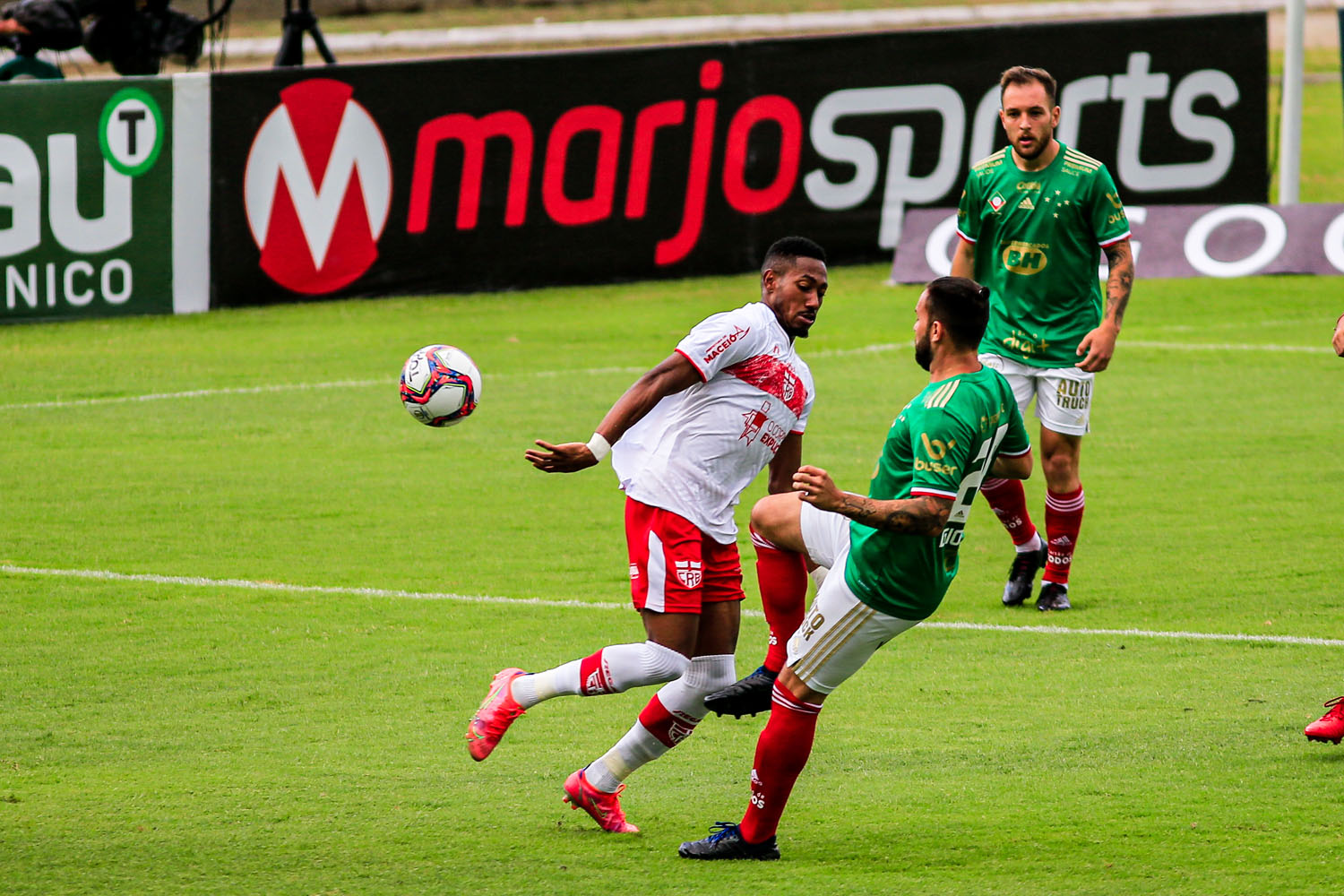 CRB fica no 0 a 0 com o Cruzeiro e perde a oportunidade de assumir a liderança da Série B