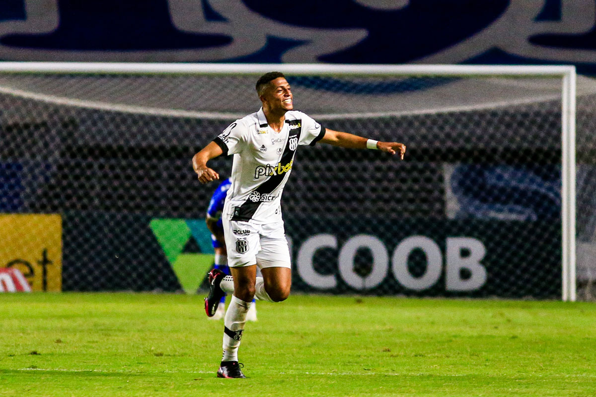 Com gol polêmico nos acréscimos, CSA vence a Ponte de virada e se aproxima do G-4: 2 a 1