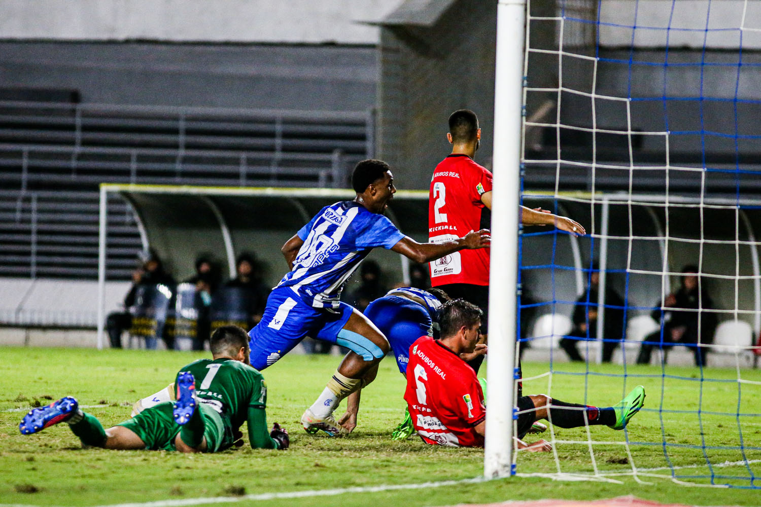 Na raça, CSA vira sobre o Pouso Alegre e fica perto do G8: 2x1