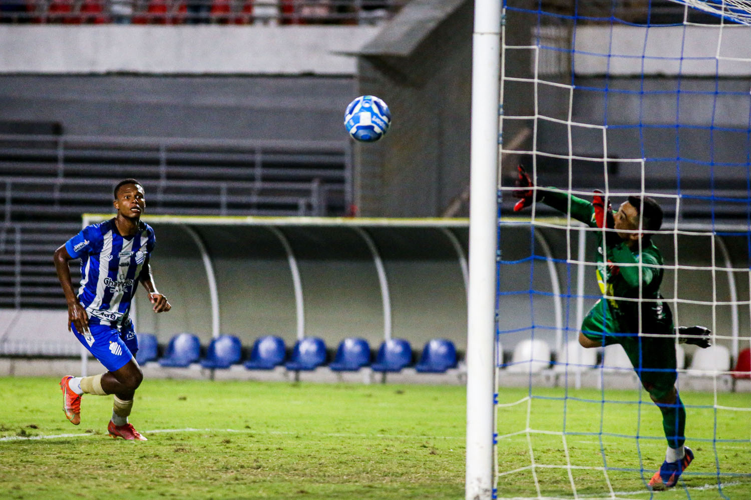 Na raça, CSA vira sobre o Pouso Alegre e fica perto do G8: 2x1