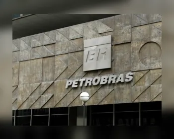 Ação da Petrobras cai abaixo de R$ 6, menor valor desde 2004