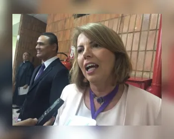Valéria Correia toma posse como reitora da Ufal e diz que HU é prioridade