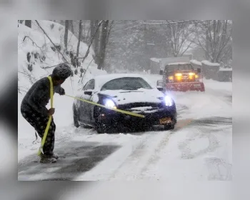 Nevasca nos EUA paralisa Nova York e Washington e deixa 19 mortos