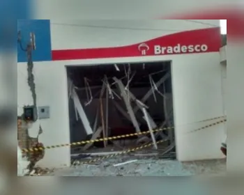 Criminosos explodem caixa eletrônico do Bradesco em Chã Preta