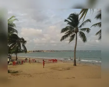 Corpo de homem é encontrado boiando na praia de Ponta Verde, em Maceió