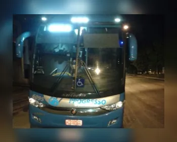 Bandidos assaltam ônibus interestadual em trecho da BR-101, em Flexeiras