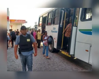 Polícias e Força Nacional realizam operação em diversos bairros de Maceió