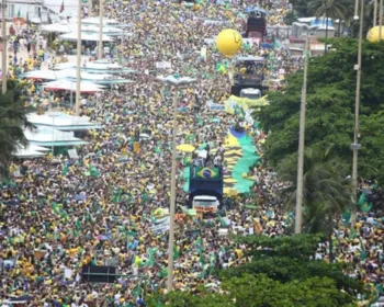 Manifestantes fazem atos contra Dilma Rousseff em todo o País