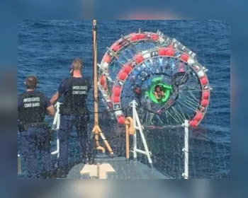 EUA resgatam homem que tentava chegar às Bermudas em bolha inflável