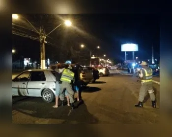Operação prende 3 condutores e apreende 12 veículos em Maceió