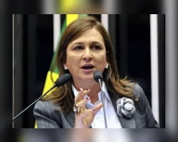 Em apoio a Dilma, ministra questiona 'quem nunca atrasou conta?'