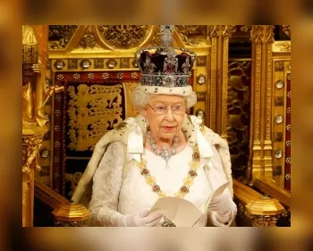 Elizabeth II promete no Parlamento novas medidas contra extremismo
