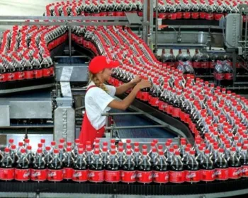 Coca-Cola anuncia pausa por 30 dias em anúncios no Facebook e Twitter
