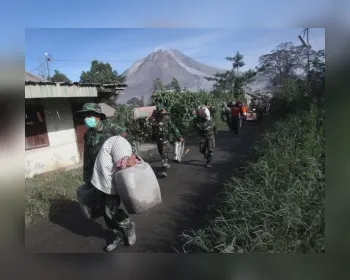 Erupção do vulcão Sinabung deixa 7 mortos e 2 feridos na Indonésia